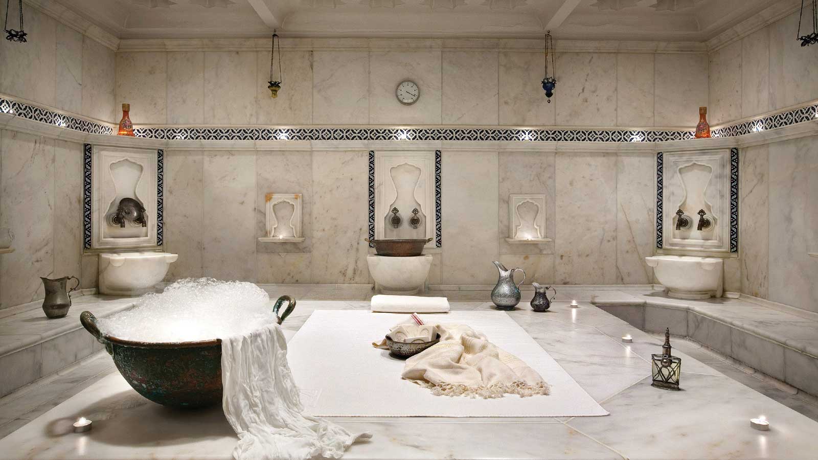 Turkish bath (hamam) .