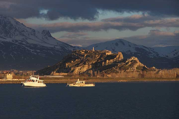 Most Amazing Lakes Van Turkey